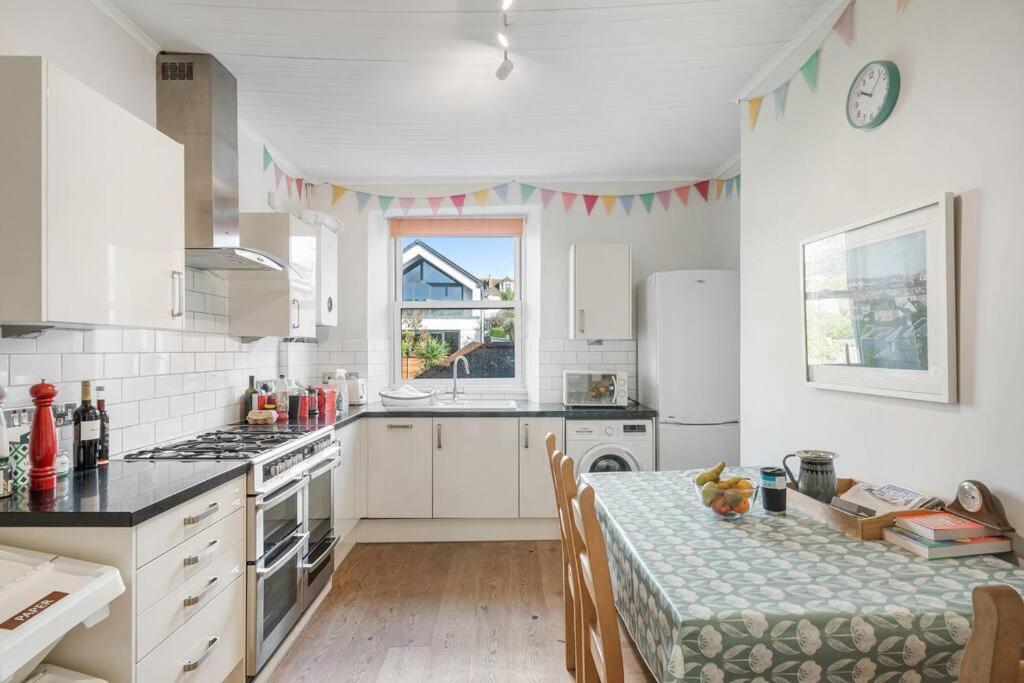 Manacles - Spacious Flat Near Beach With Sea Views & Parking Falmouth Exteriör bild