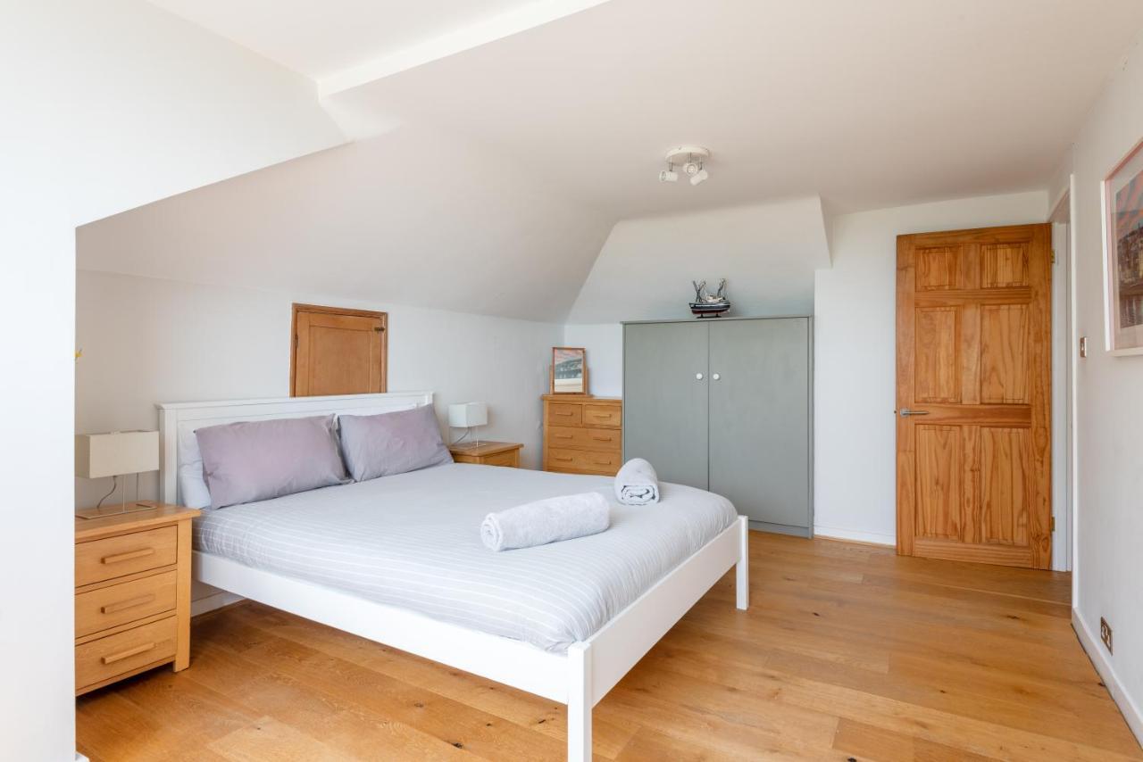 Manacles - Spacious Flat Near Beach With Sea Views & Parking Falmouth Exteriör bild